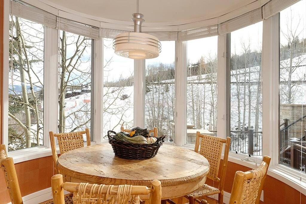 Amazing Ski-In/Ski-Out Fully Renovated Condo view 4