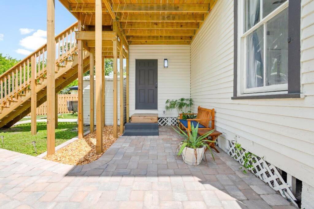 Citrus Suite - Close to Downtown, Hospital & Beaches view 5