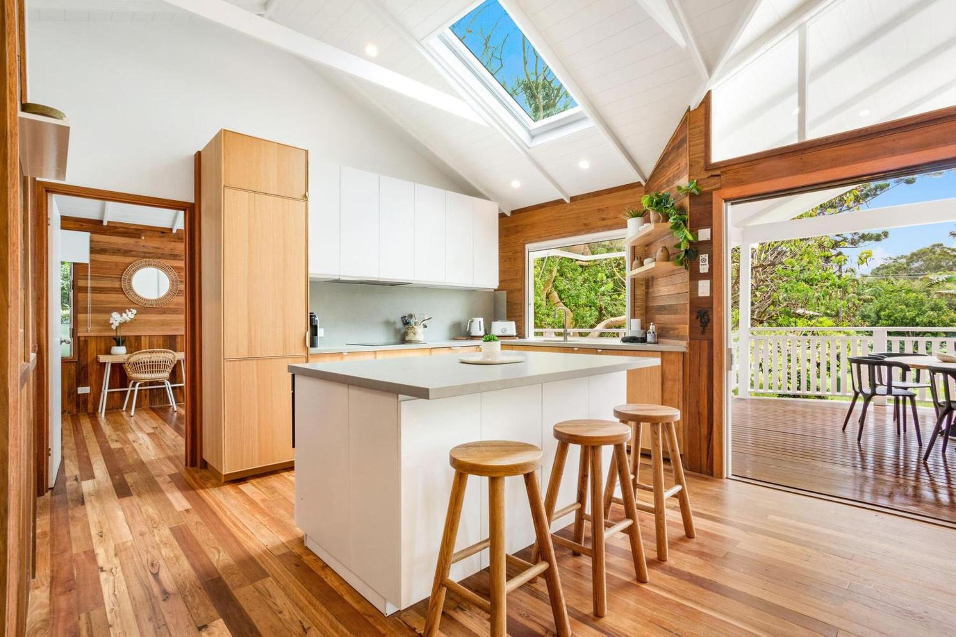 Golden Hus - spacious South Golden Beach home