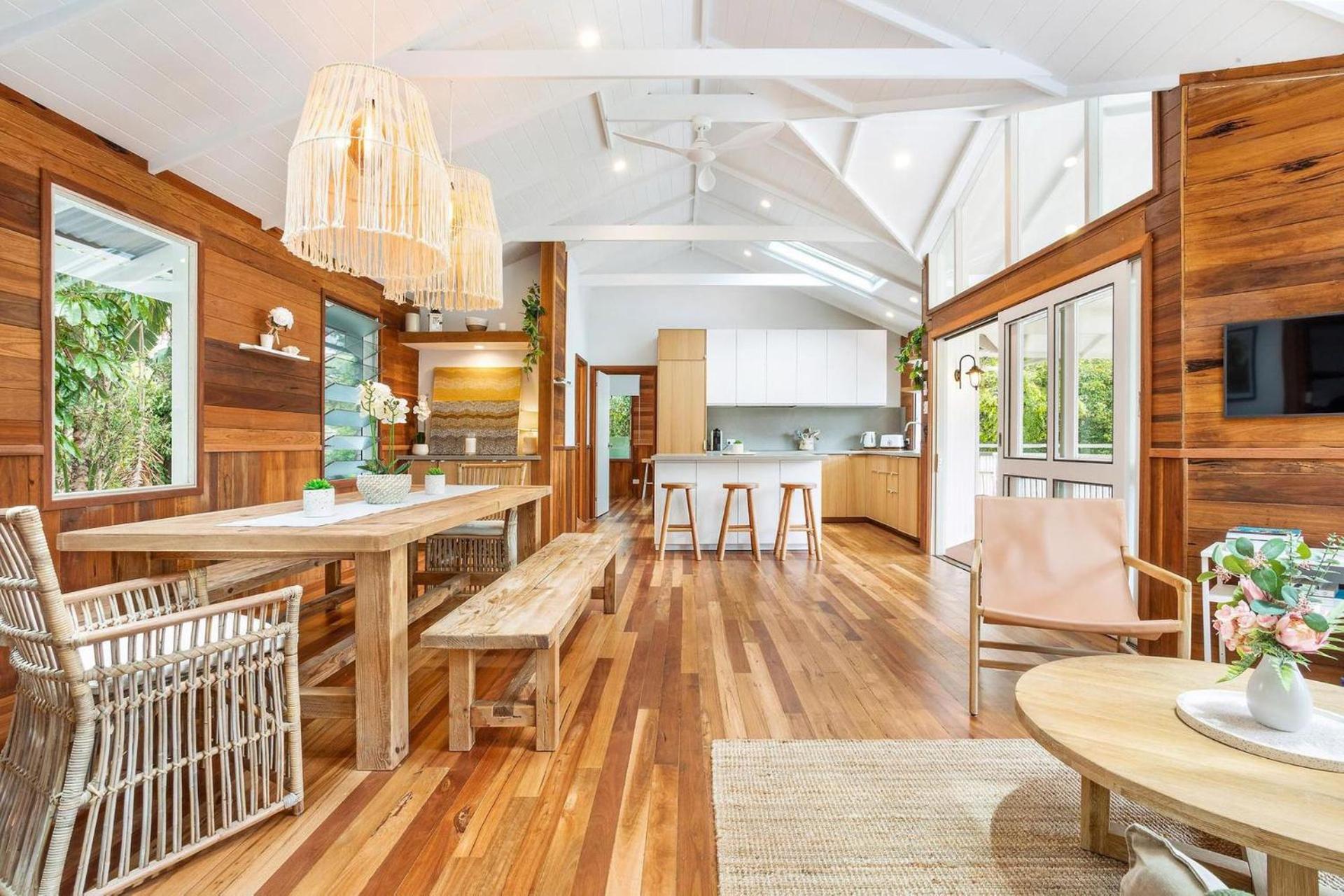 Golden Hus - spacious South Golden Beach home