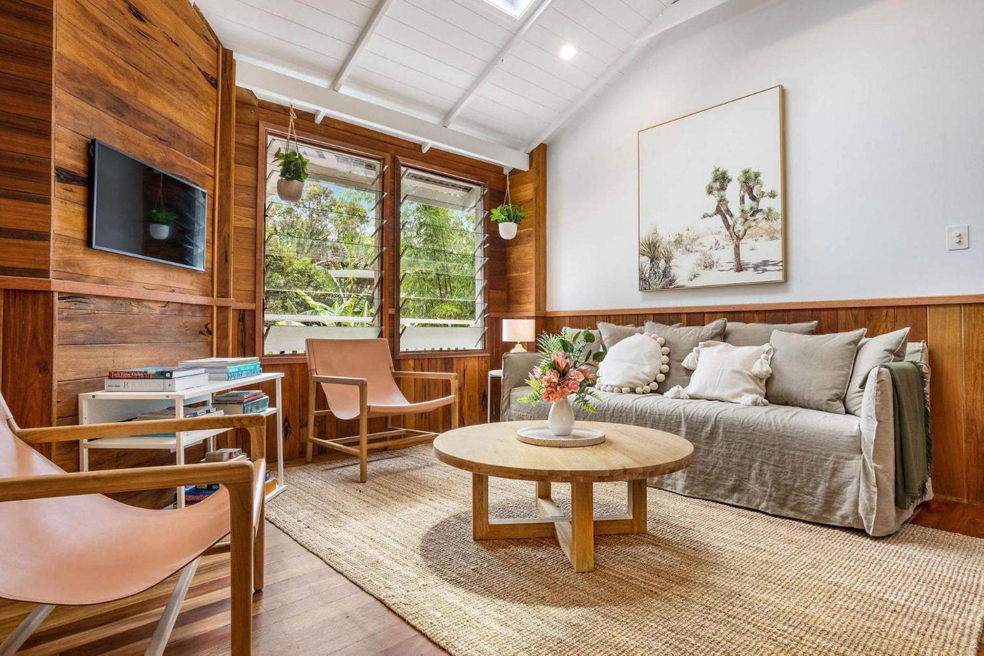Golden Hus - spacious South Golden Beach home