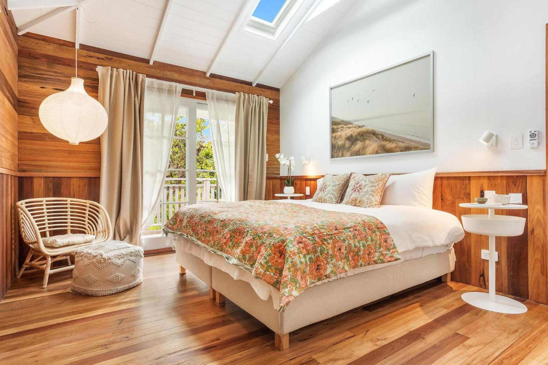 Golden Hus - spacious South Golden Beach home