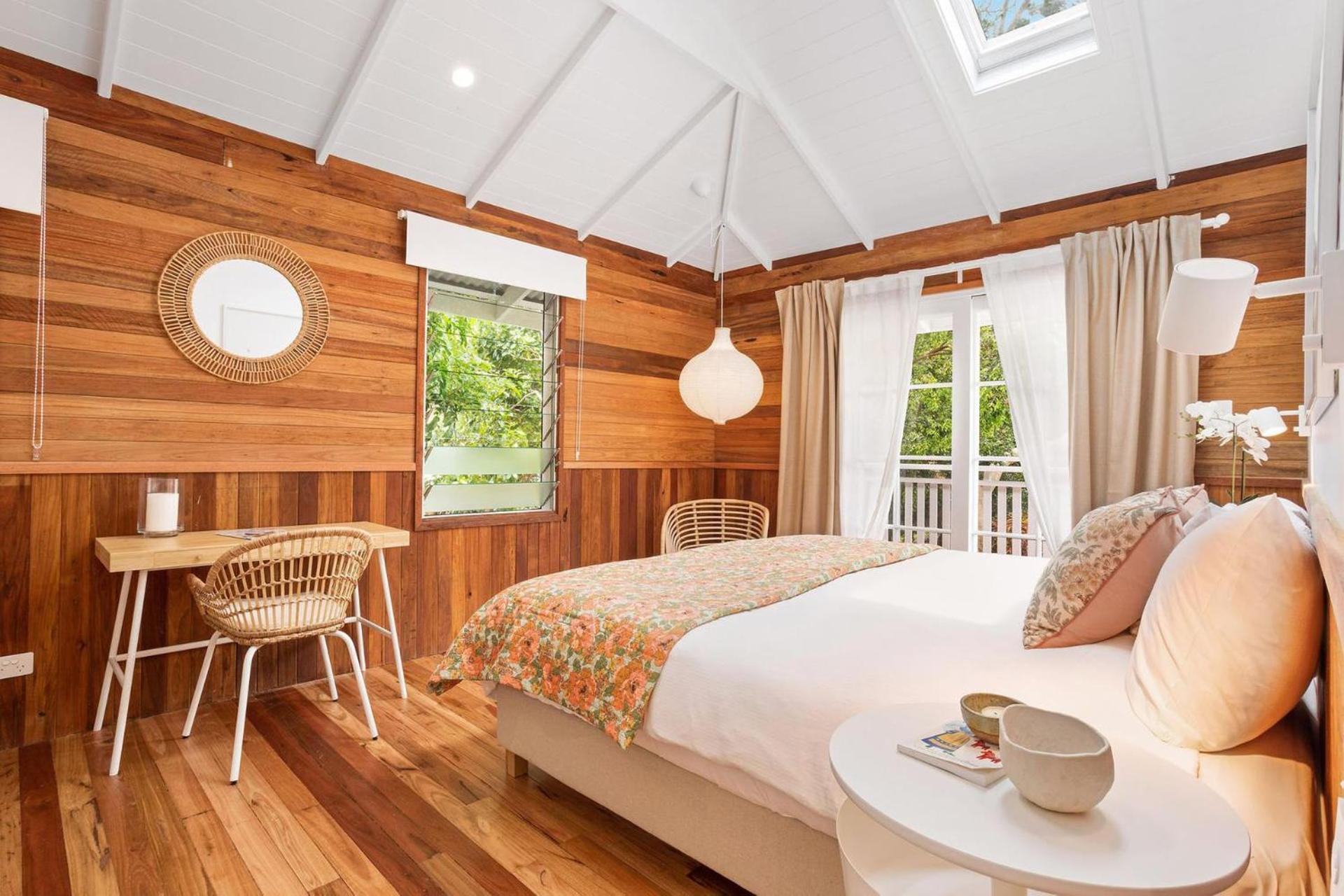 Golden Hus - spacious South Golden Beach home