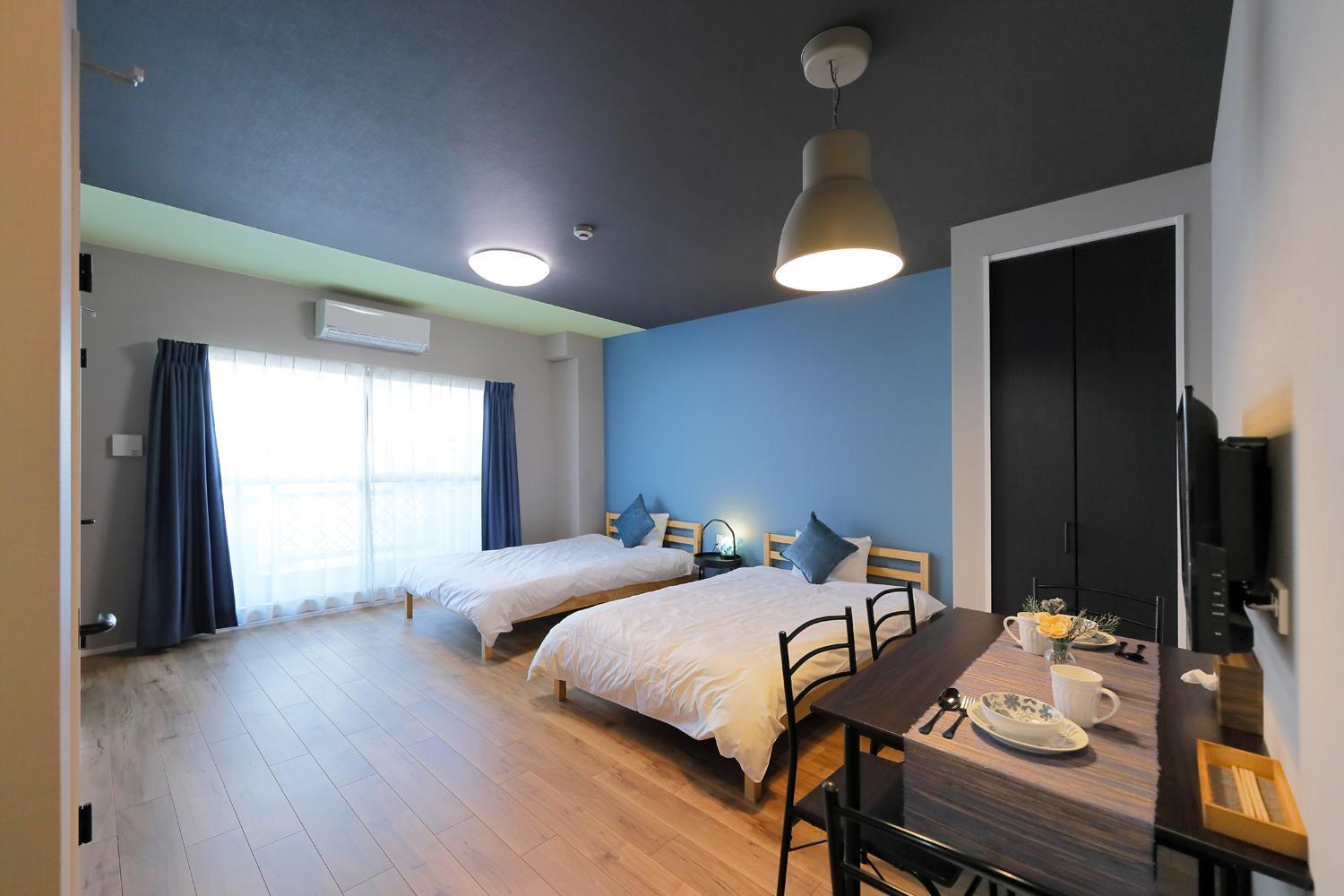 hotel room