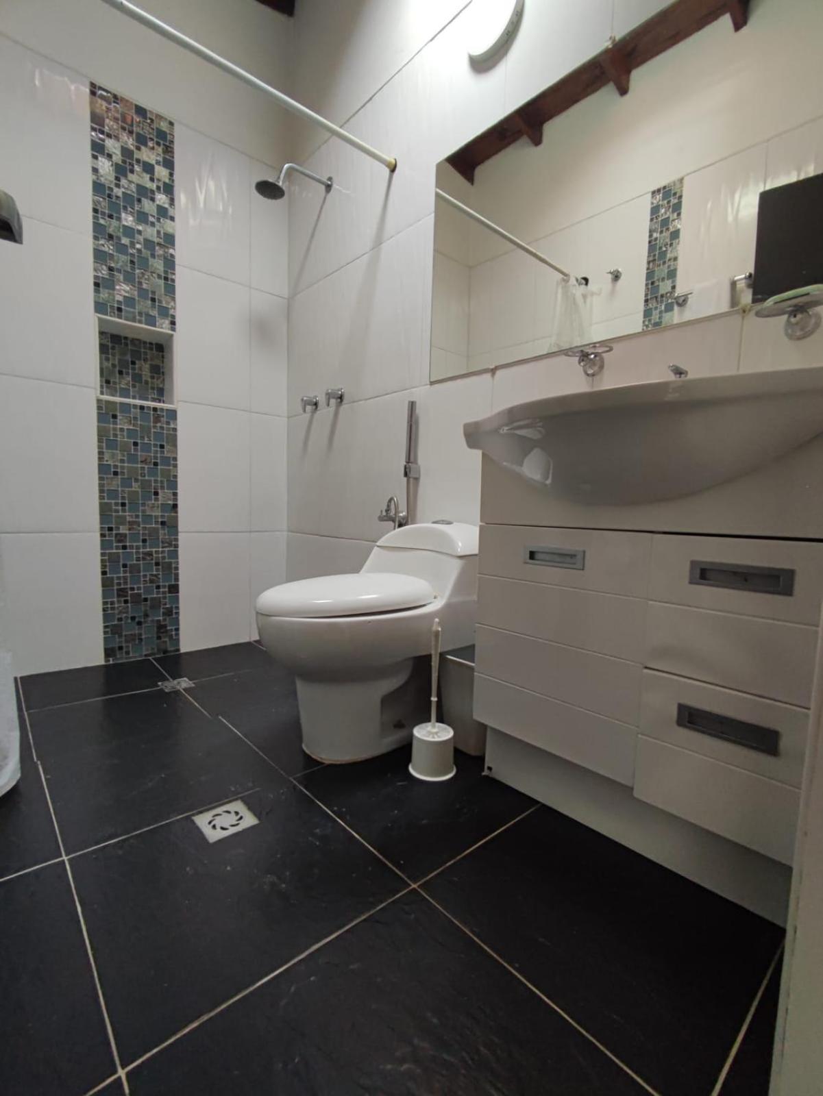 Apartamento 3 Habitaciones, Excelente ubicación a 2 minutos de la estación del metro