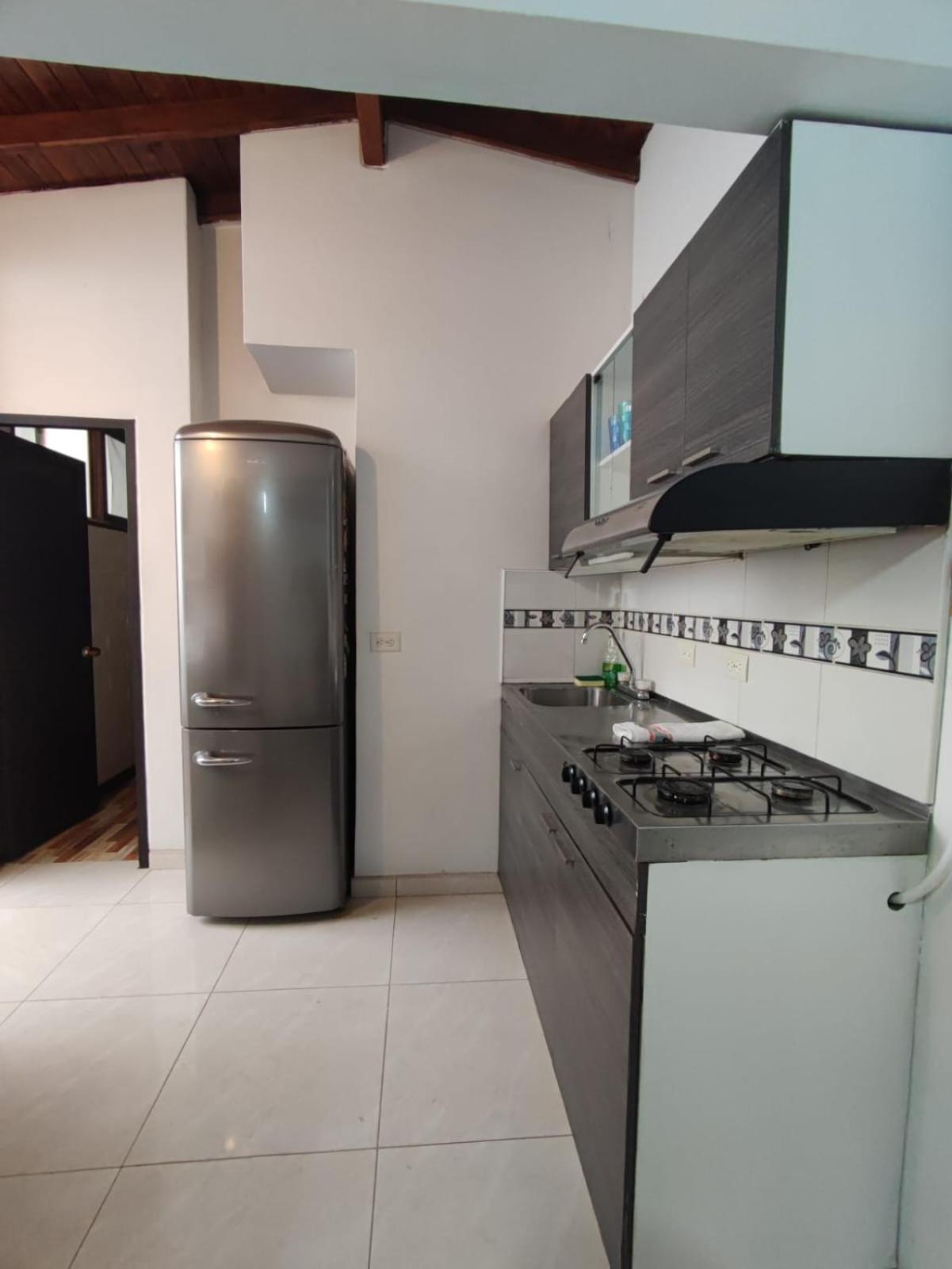 Apartamento 3 Habitaciones, Excelente ubicación a 2 minutos de la estación del metro