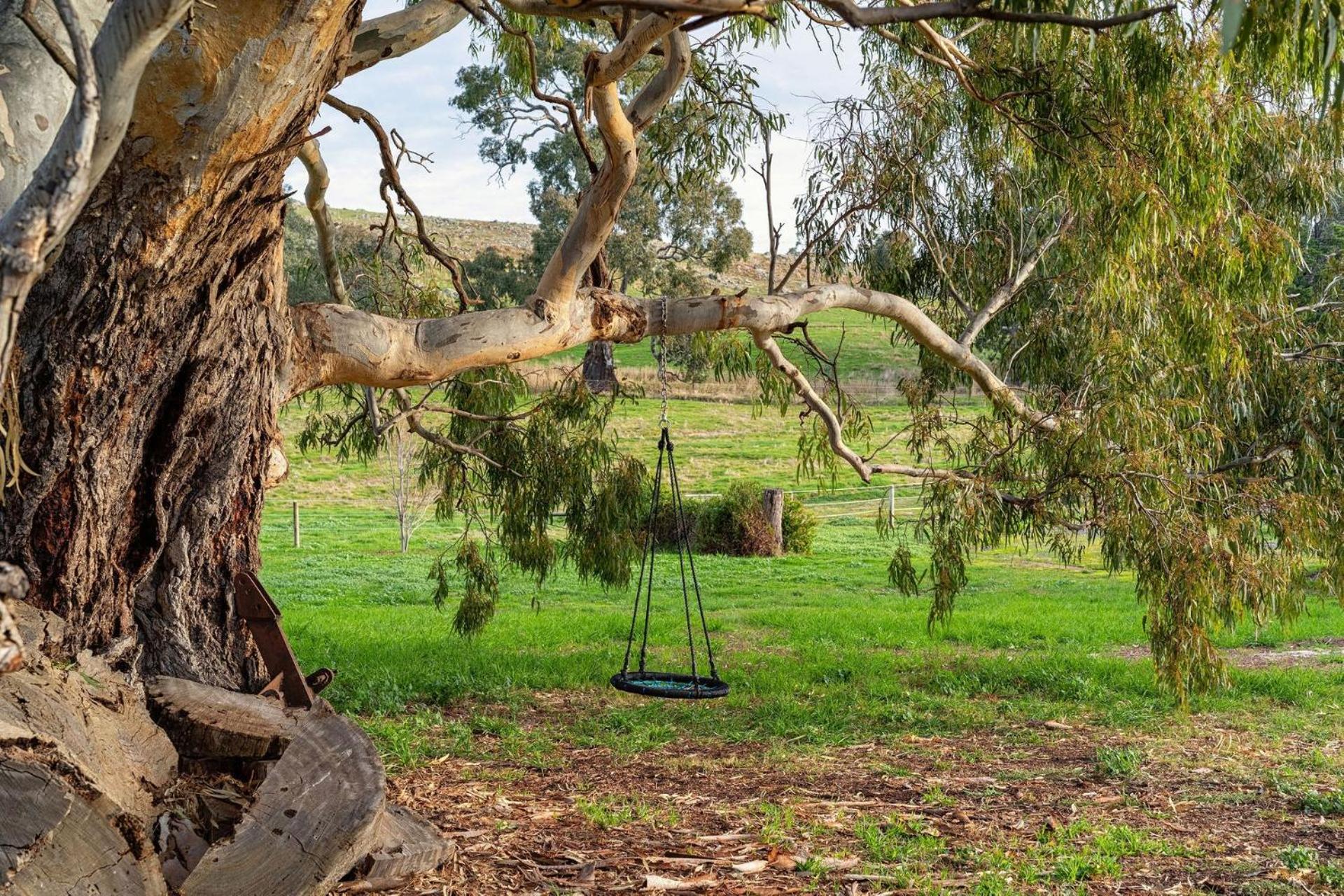 Koolbury Cottage. Farmstay Valley Retreat