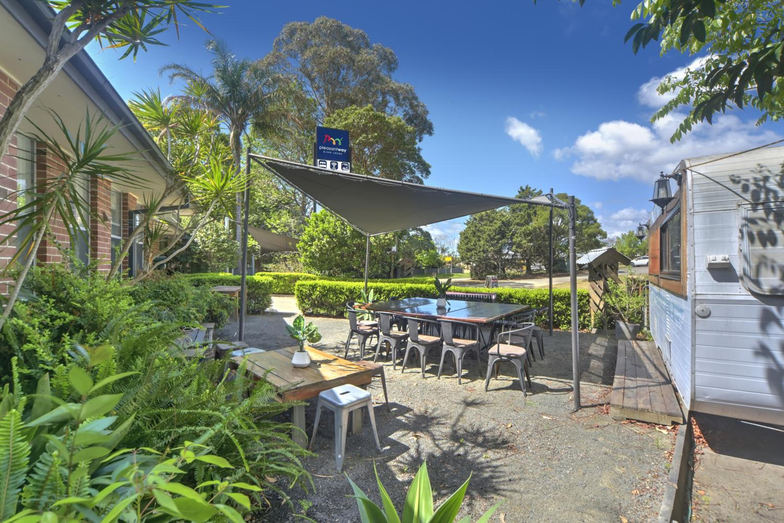 Pleasant Way River Lodge