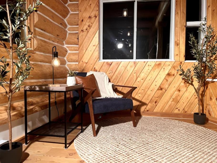 Golden Cabin - Hot Tub - Games Barn - Theatre
