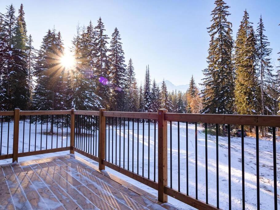 Golden Cabin - Hot Tub - Games Barn - Theatre