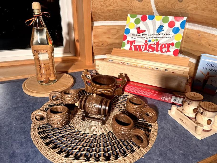 Golden Cabin - Hot Tub - Games Barn - Theatre