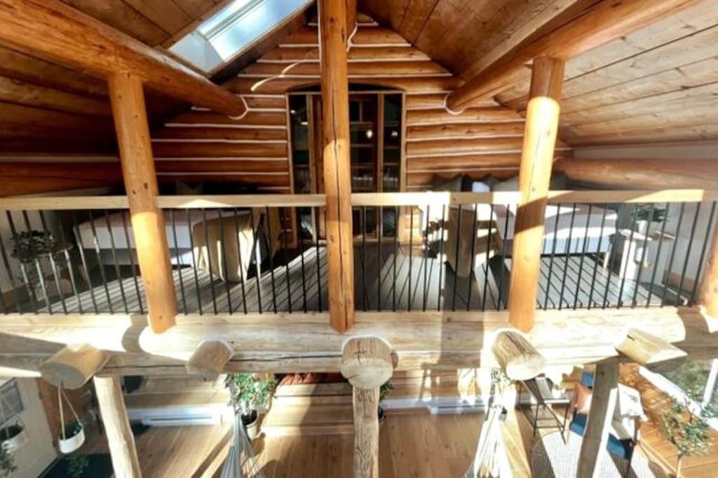 Golden Cabin - Hot Tub - Games Barn - Theatre