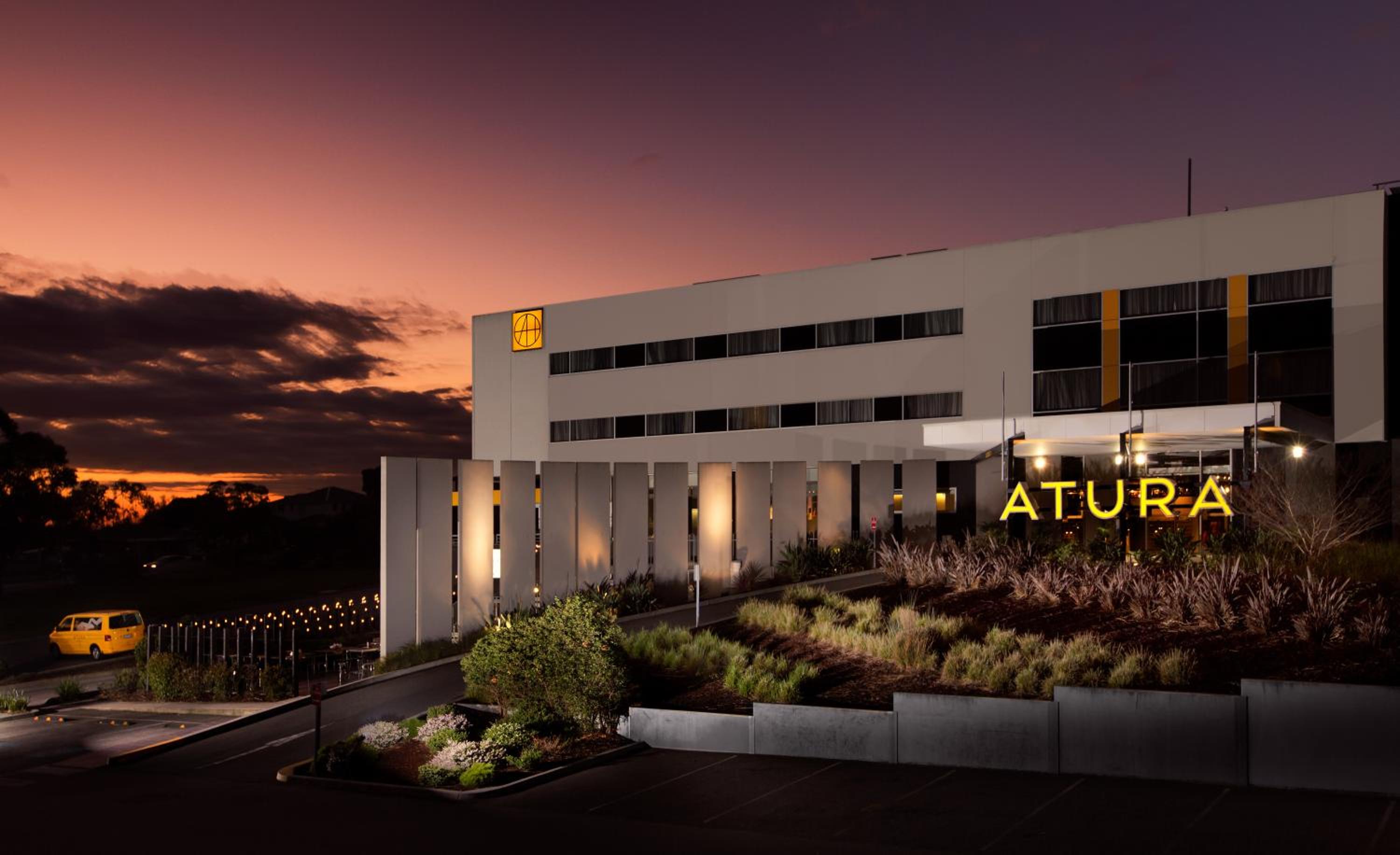 Hotel Atura Dandenong - Image 1