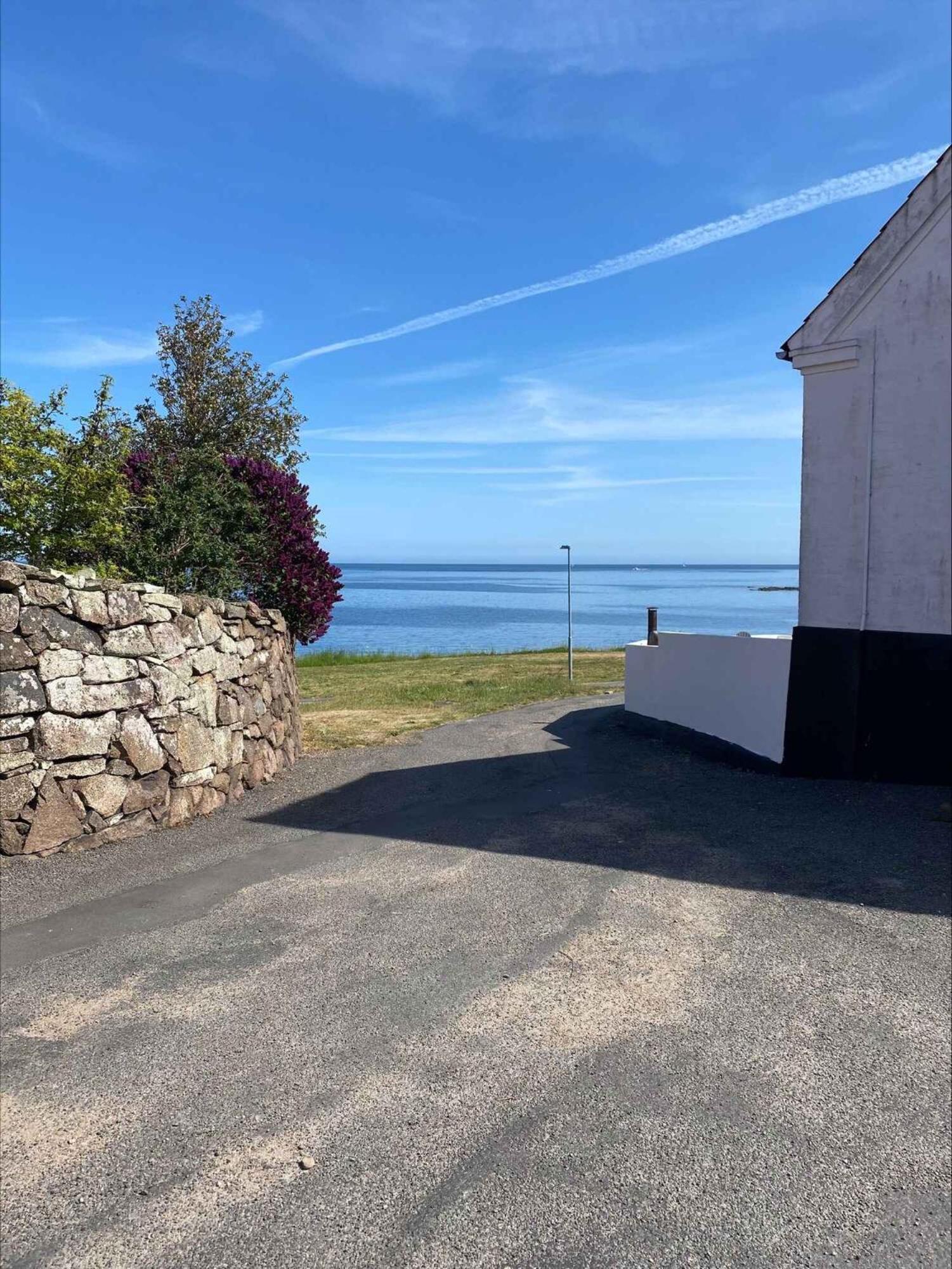 Charming Summerhouse W, Perfect Seaview Location