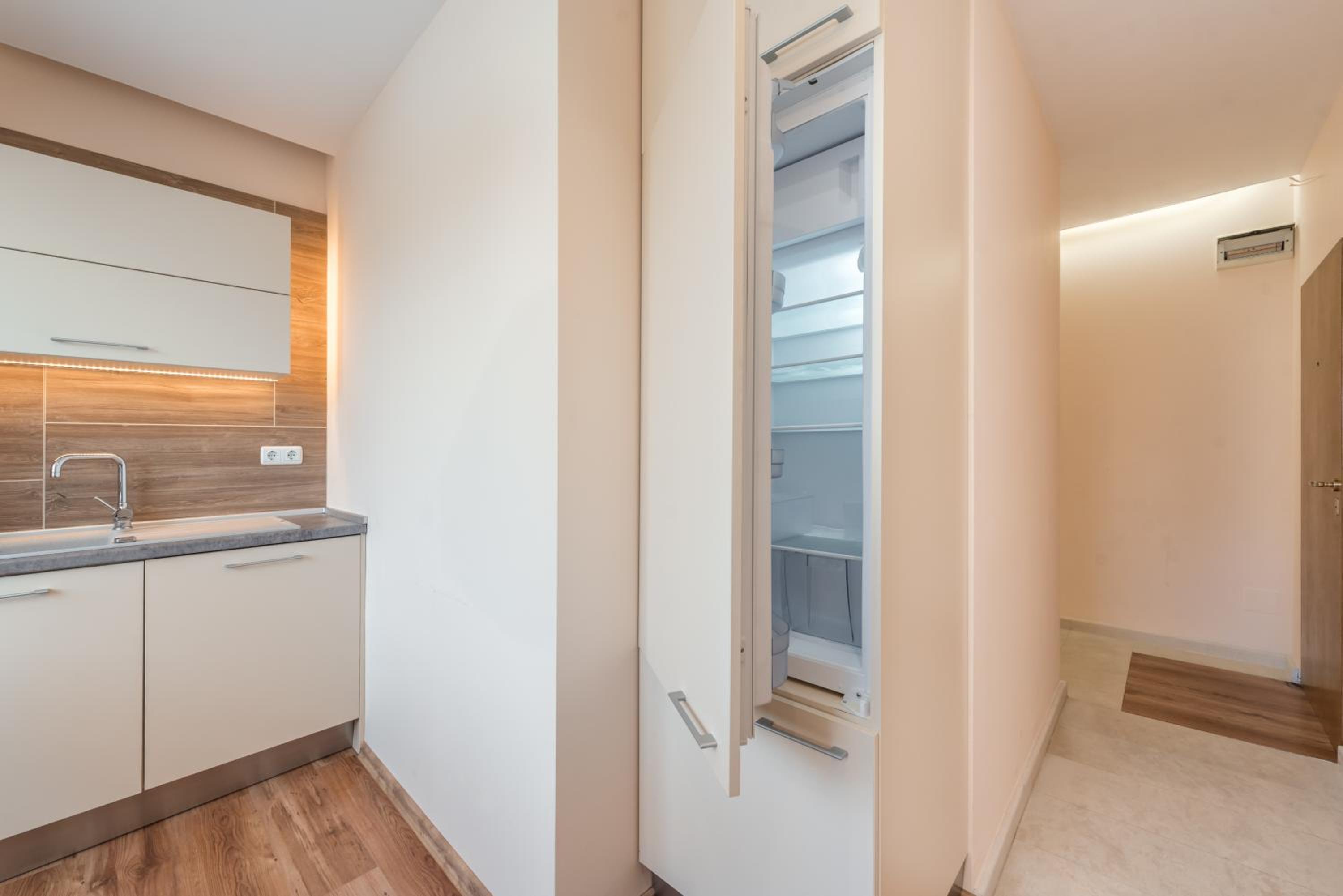 Private Apartment in Chayka near the Sea Garden