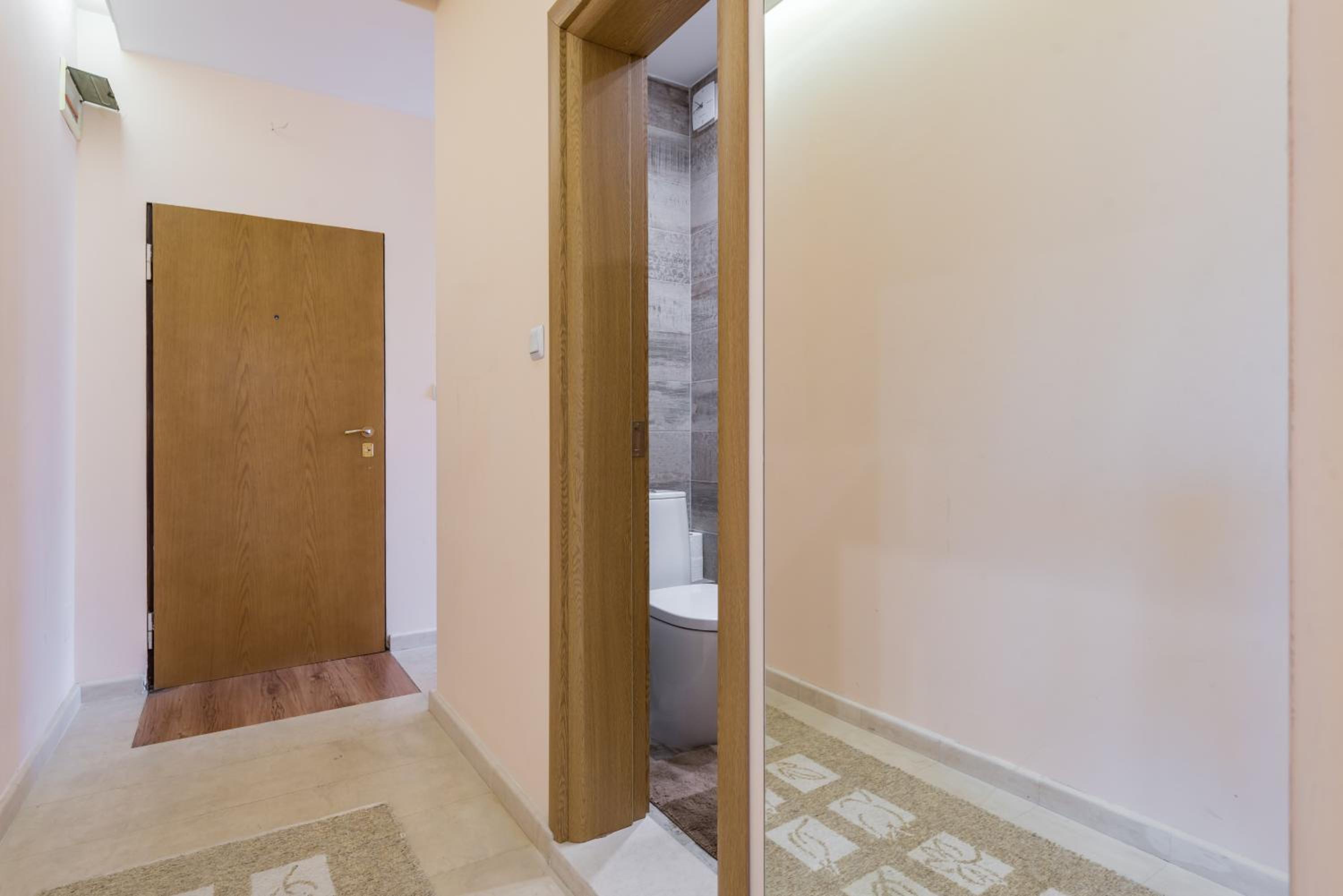 Private Apartment in Chayka near the Sea Garden