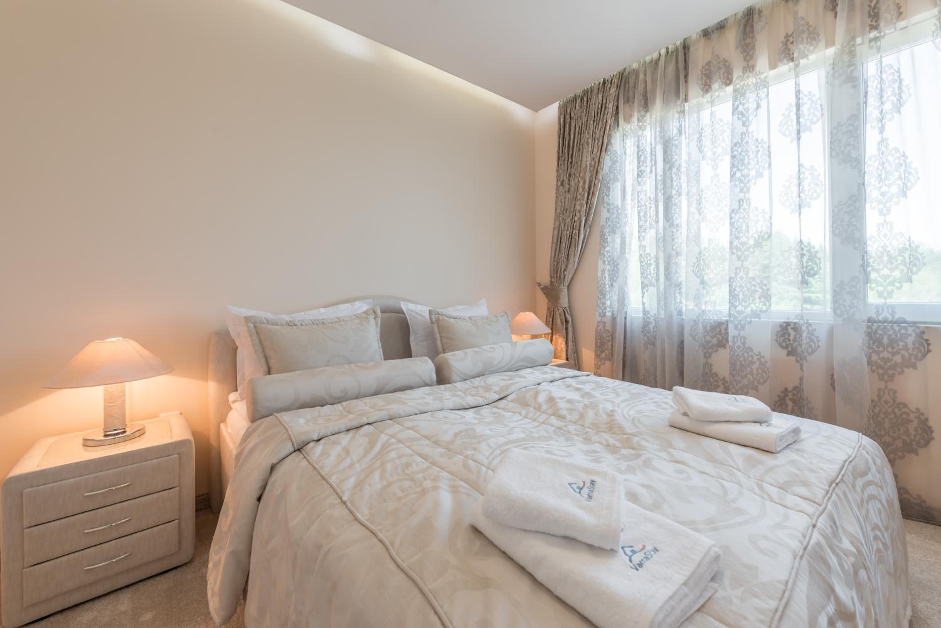 Private Apartment in Chayka near the Sea Garden