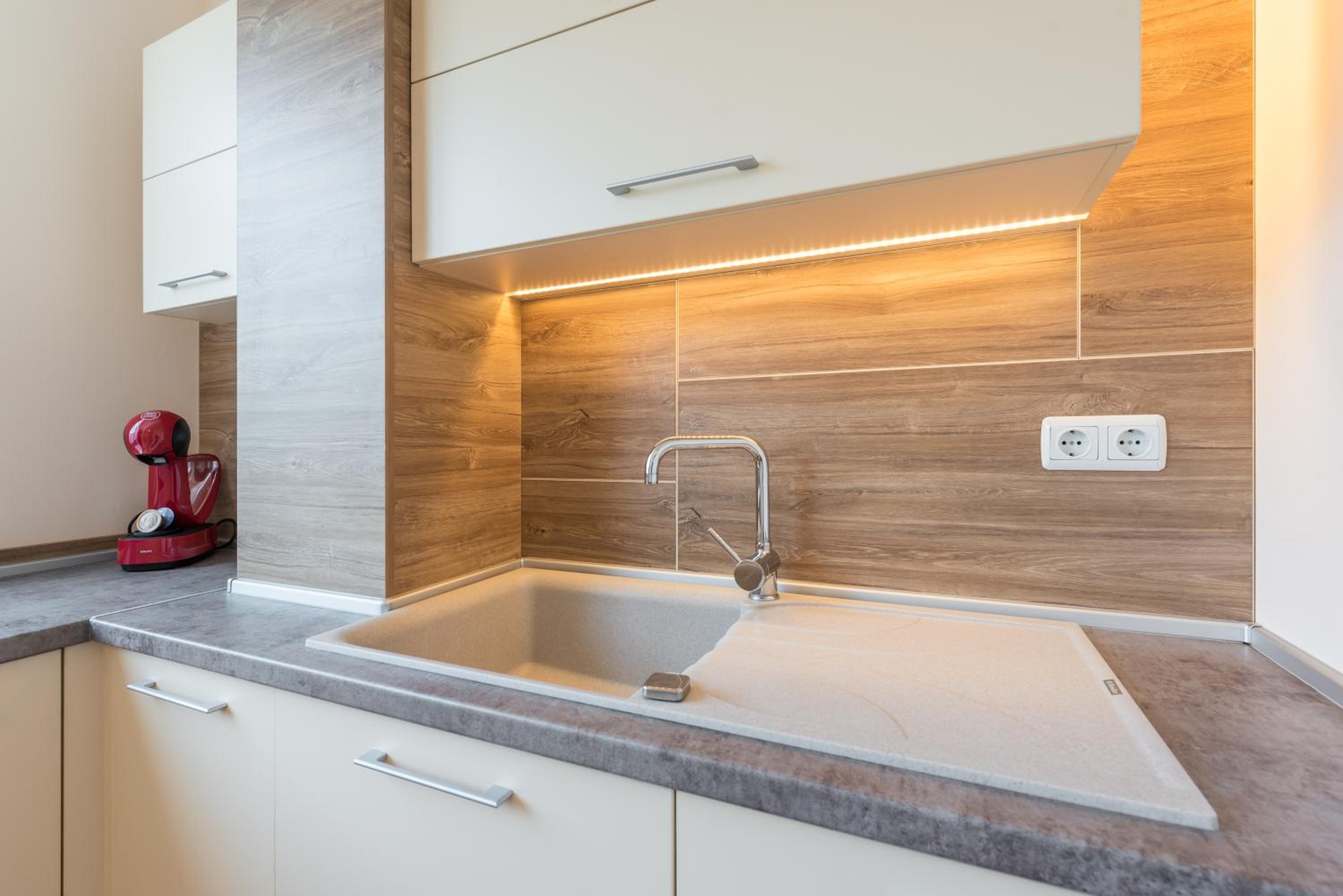 Private Apartment in Chayka near the Sea Garden