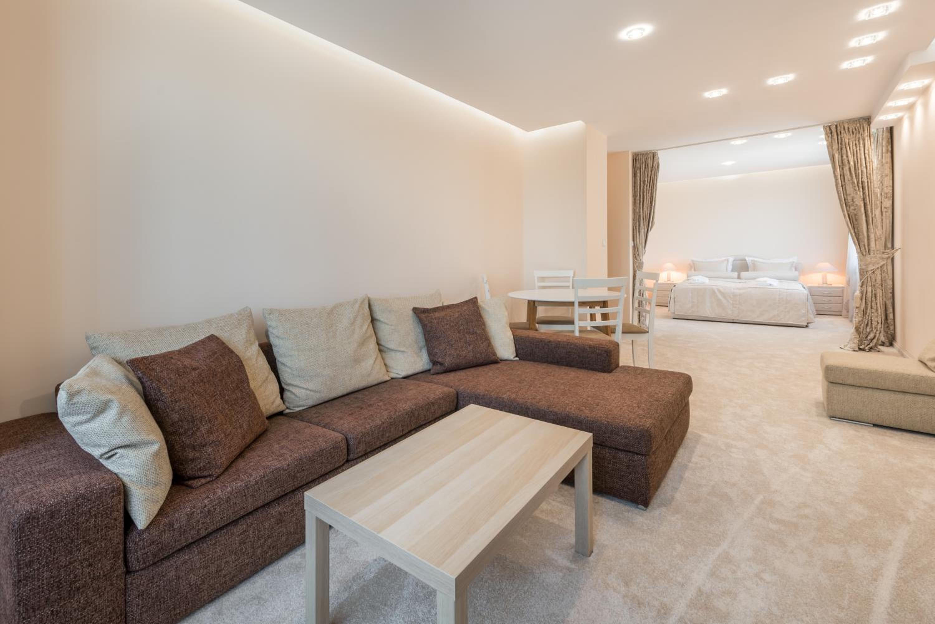 Private Apartment in Chayka near the Sea Garden