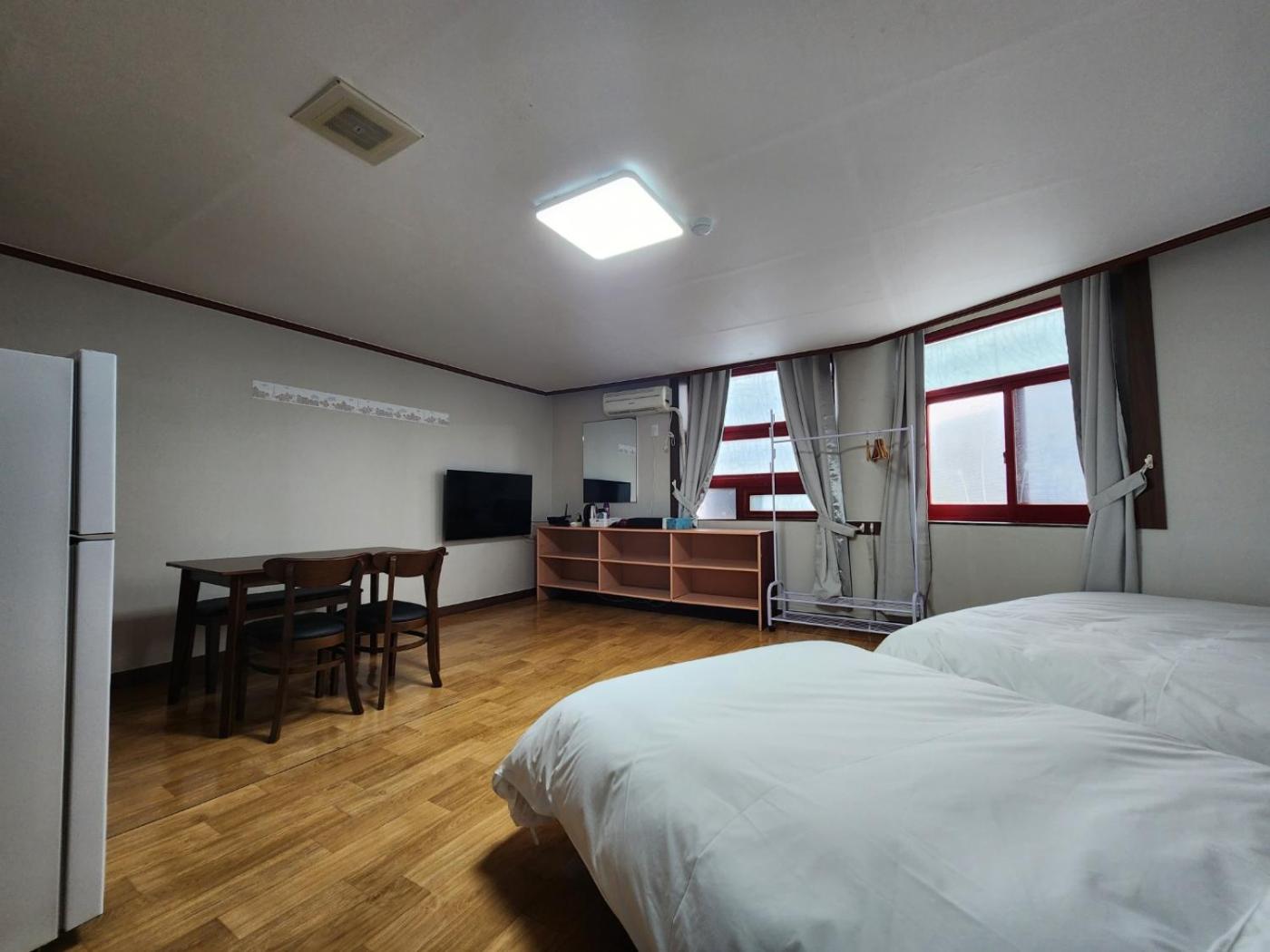 Sorak Y Hostel