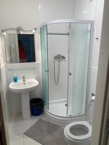 Large 3 bedroom family apartment close to the river