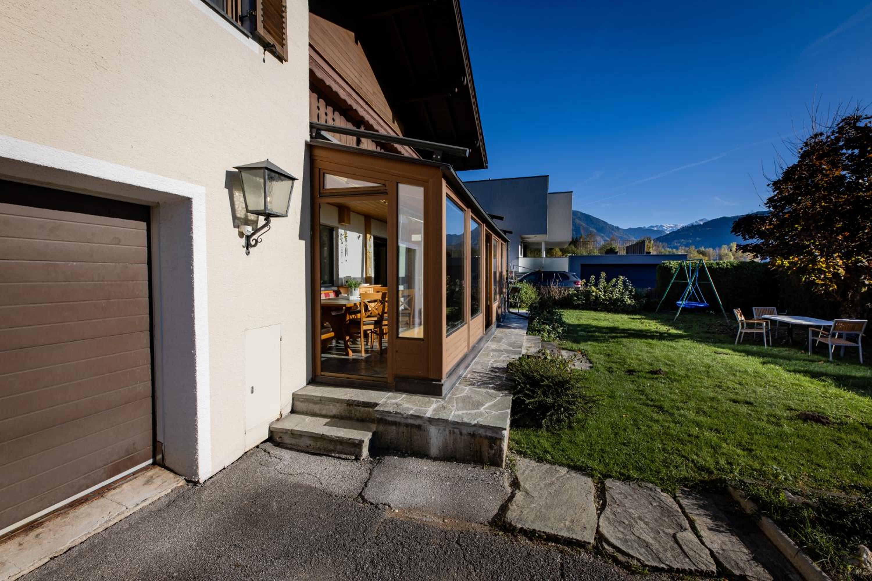 Chalet Frieda by Via Montes