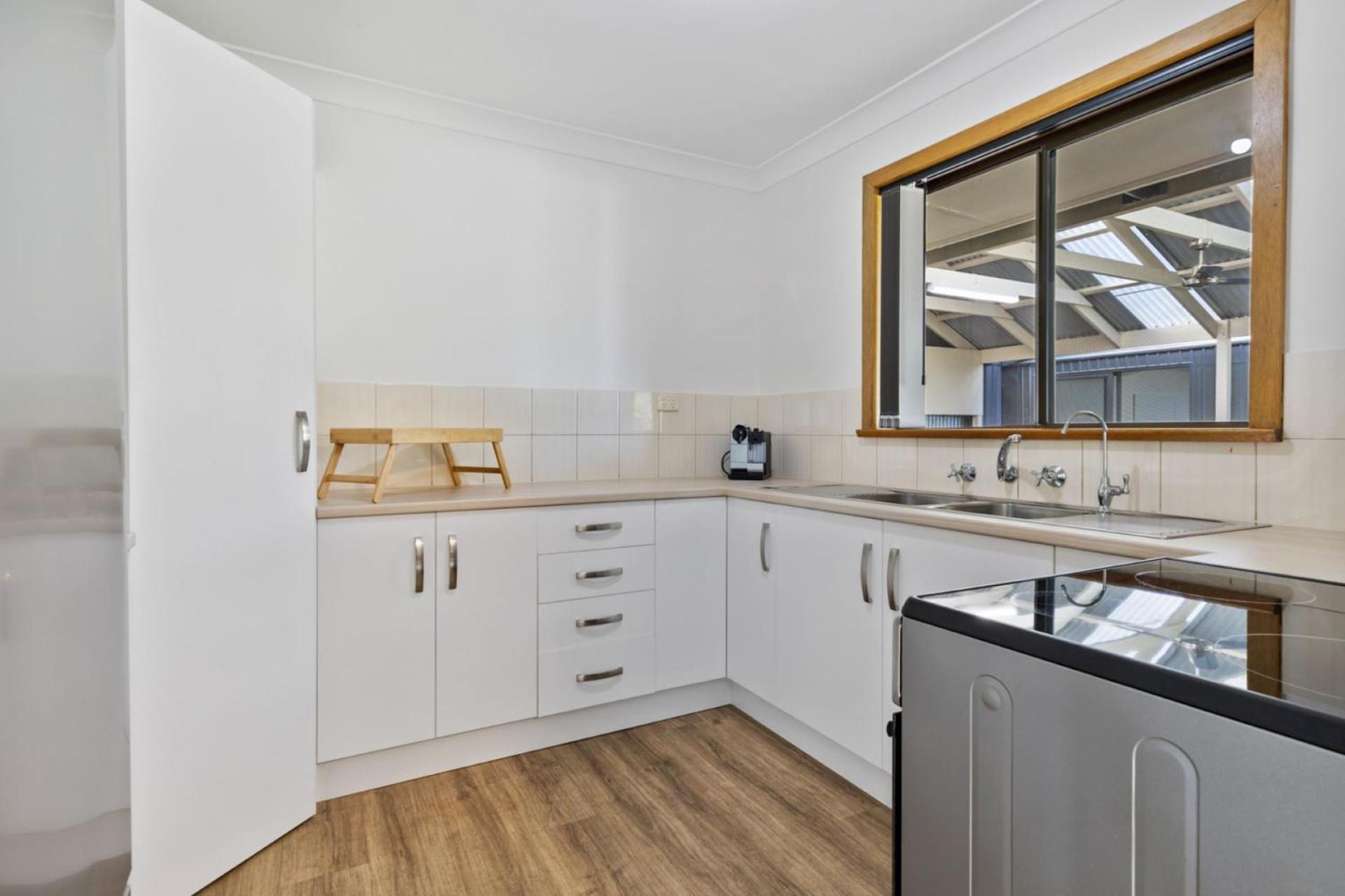 Sea Whisper - 6 Guinea Place