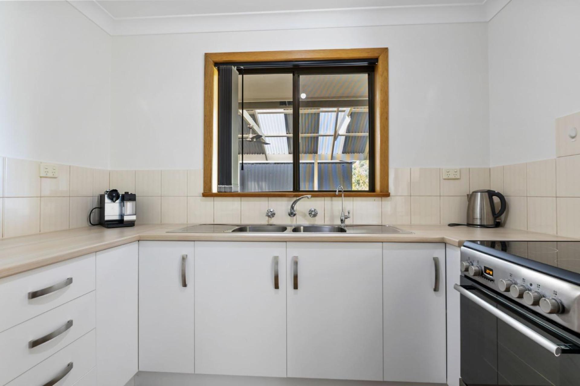 Sea Whisper - 6 Guinea Place