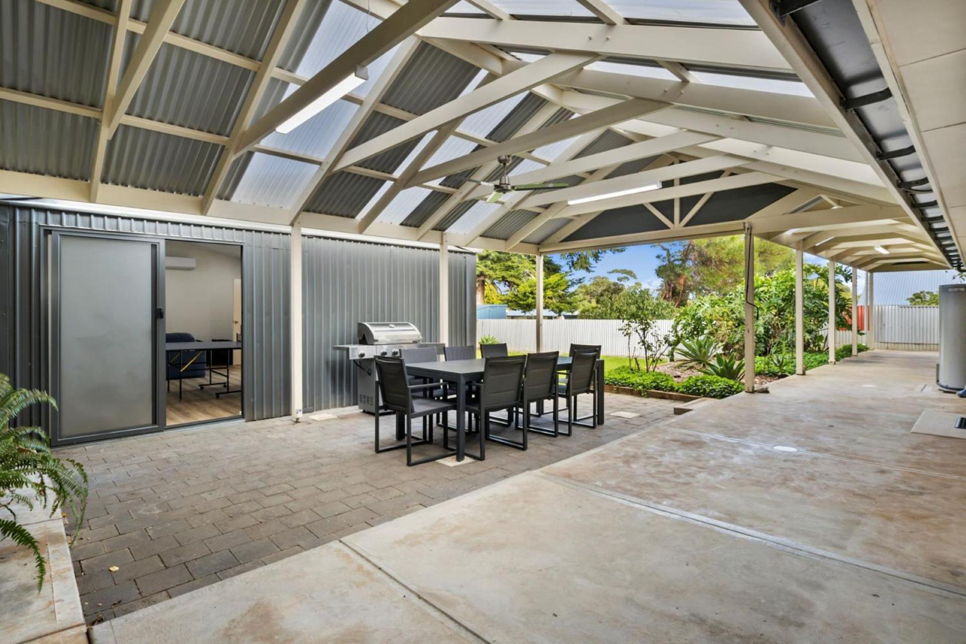 Sea Whisper - 6 Guinea Place