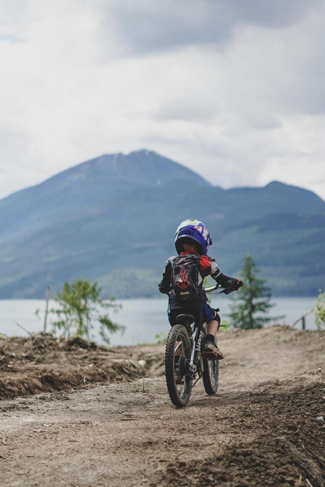 The Kootenay Lake House - A Private Luxury Retreat