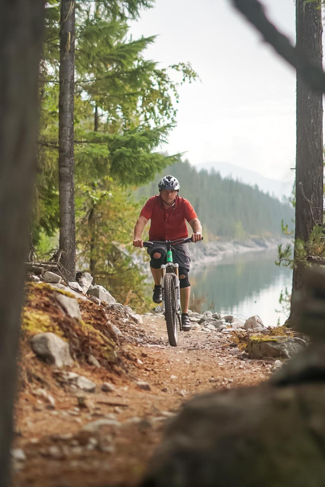 The Kootenay Lake House - A Private Luxury Retreat