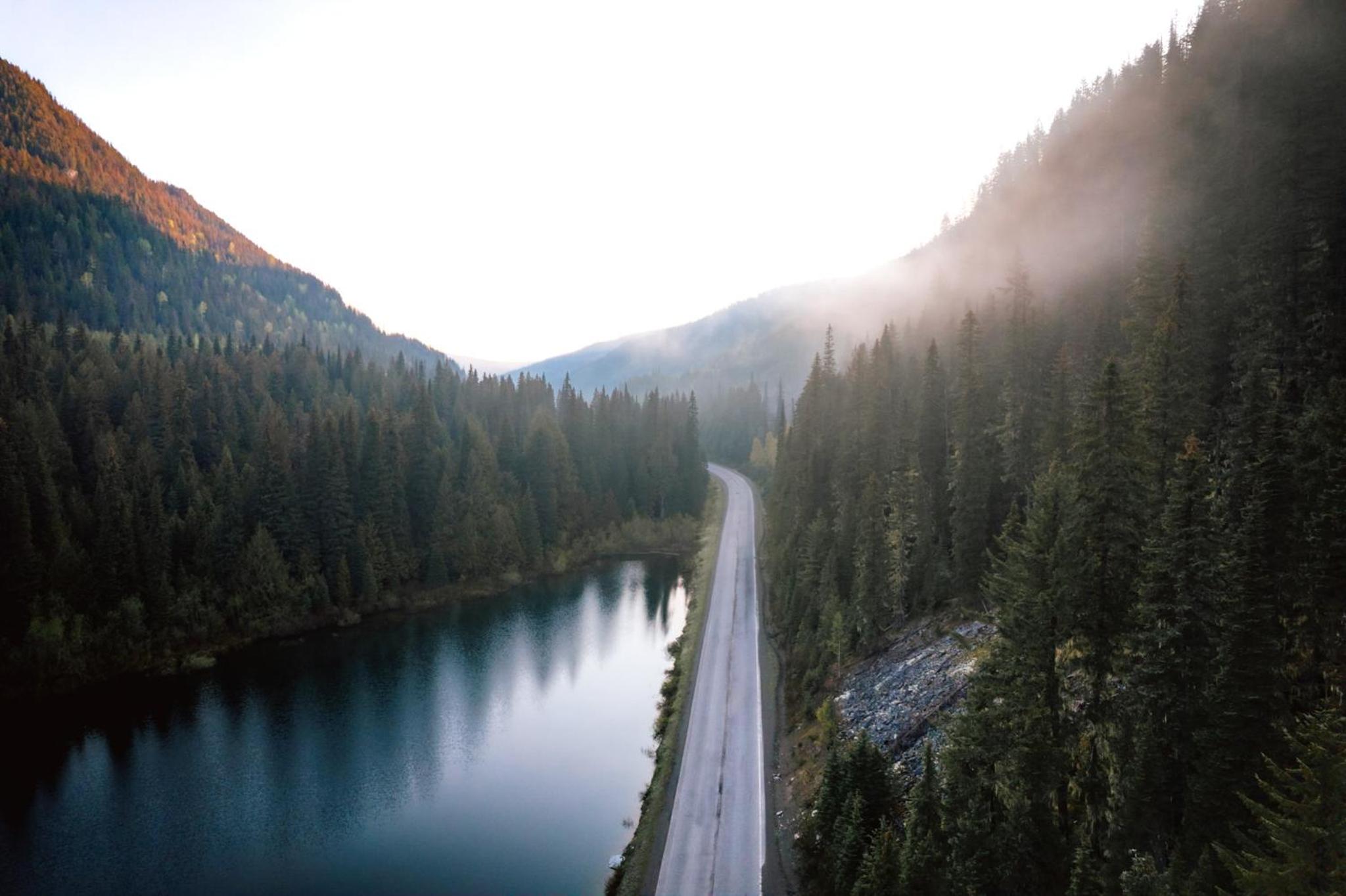 The Kootenay Lake House - A Private Luxury Retreat