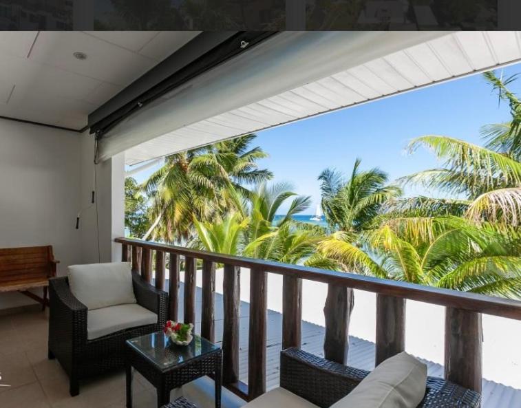 Le lagon bleu guest house by Hyde tide
