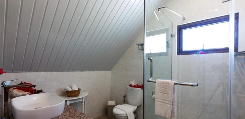 Le lagon bleu guest house by Hyde tide