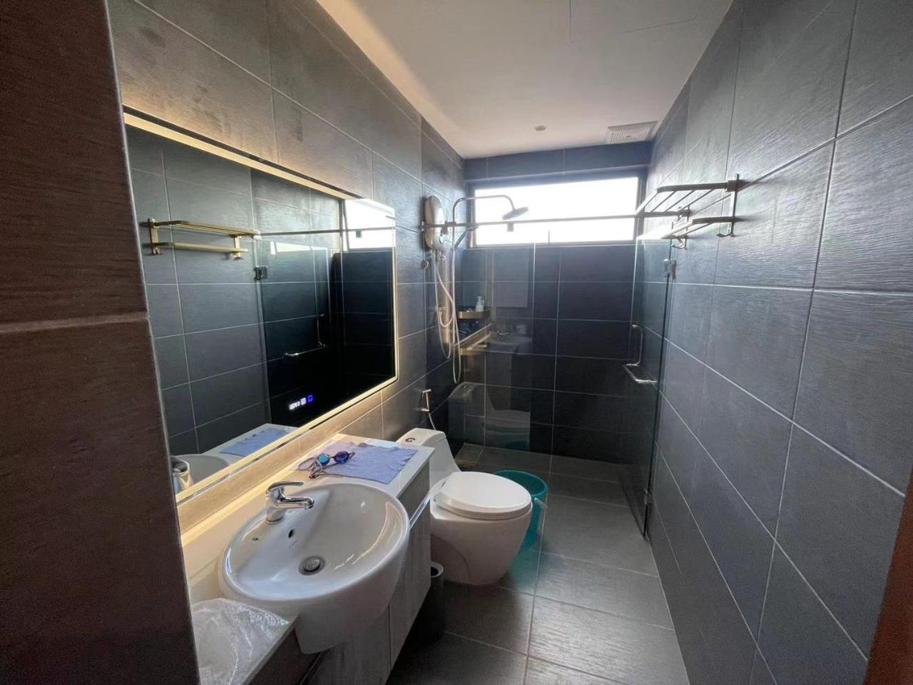 Steven Tang Homestay 3BR @ Hanns Residence photo 4