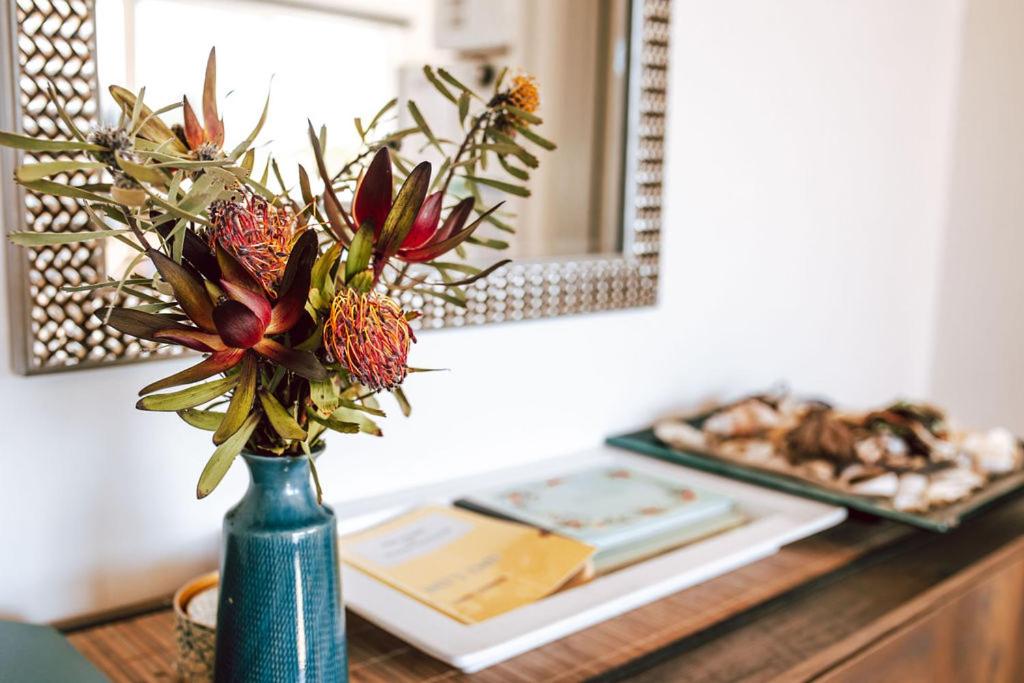 Sloop Cottage - Beachfront - Vibes