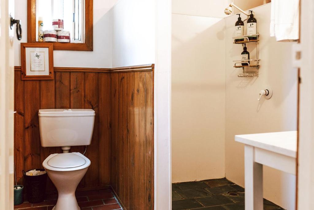 Sloop Cottage - Beachfront - Vibes