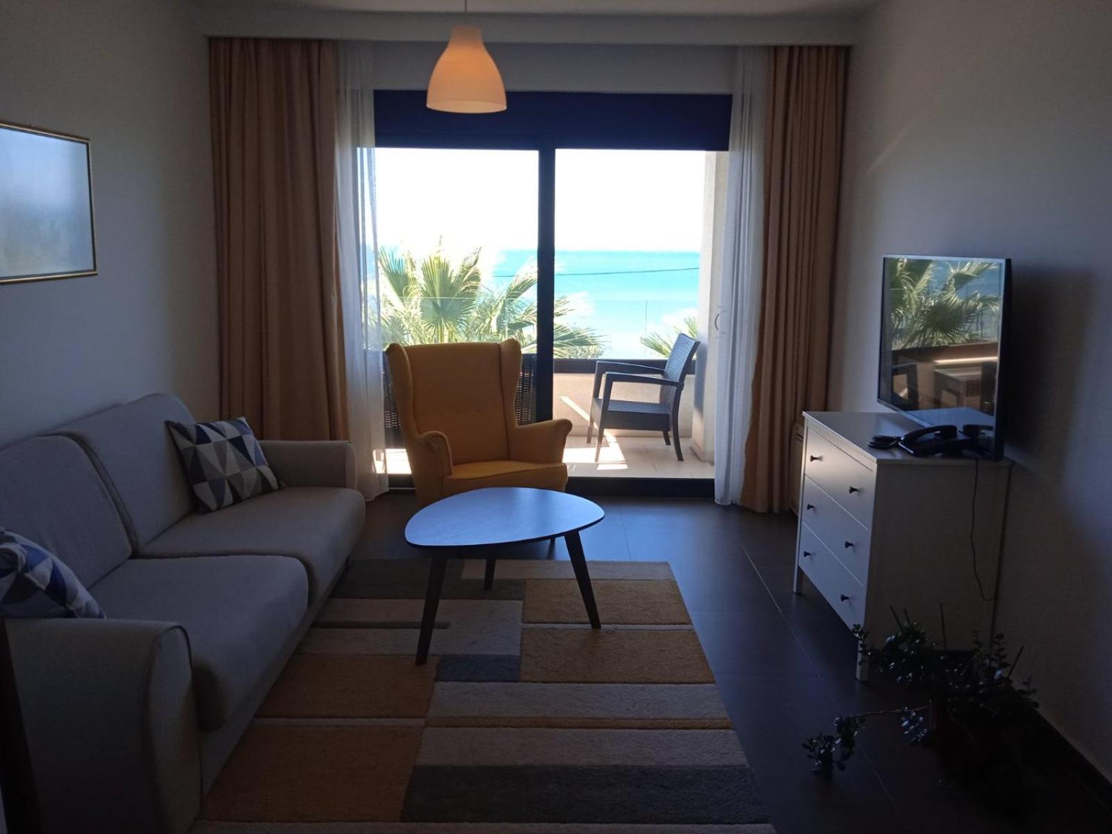 Apartments Kuce Lekovica Beach & snack bar- Bistro