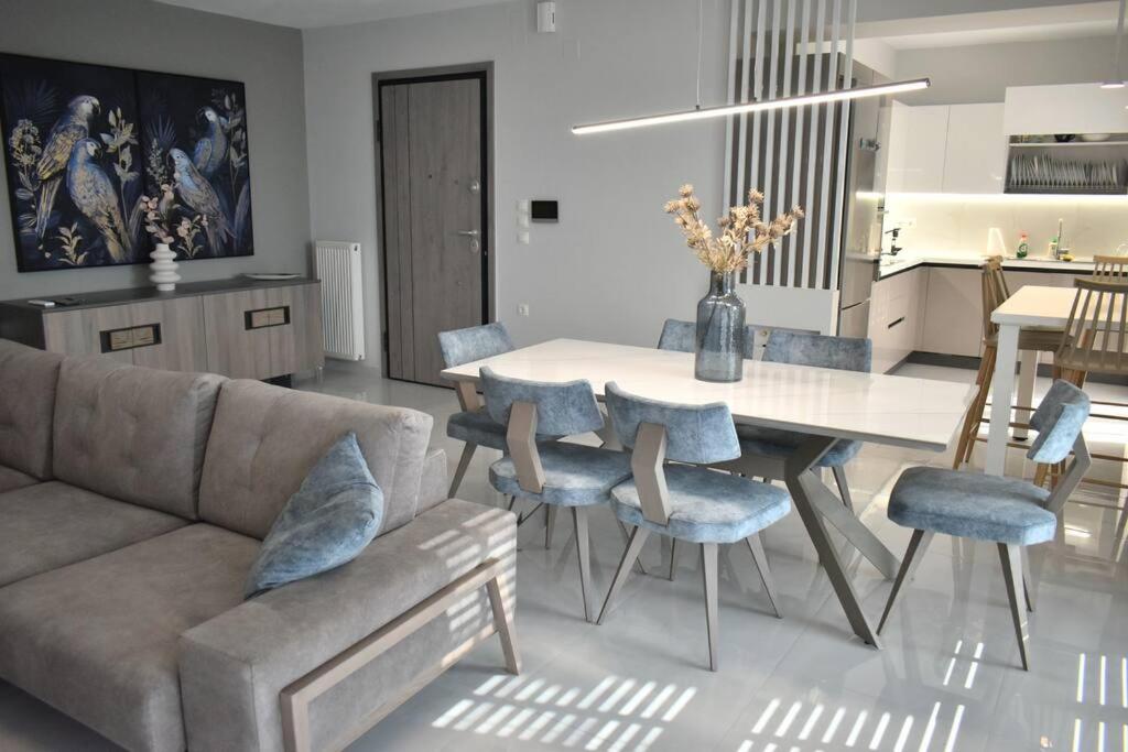 Modern Luxury Suite en Kardítsa — hotel room