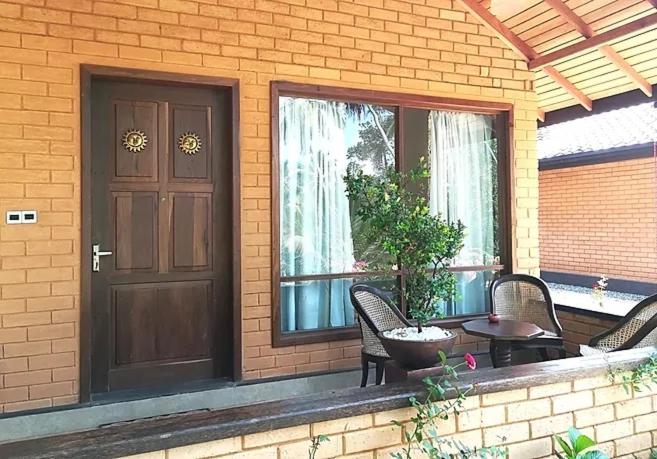Mangi's Tranquil Bungalows view 4
