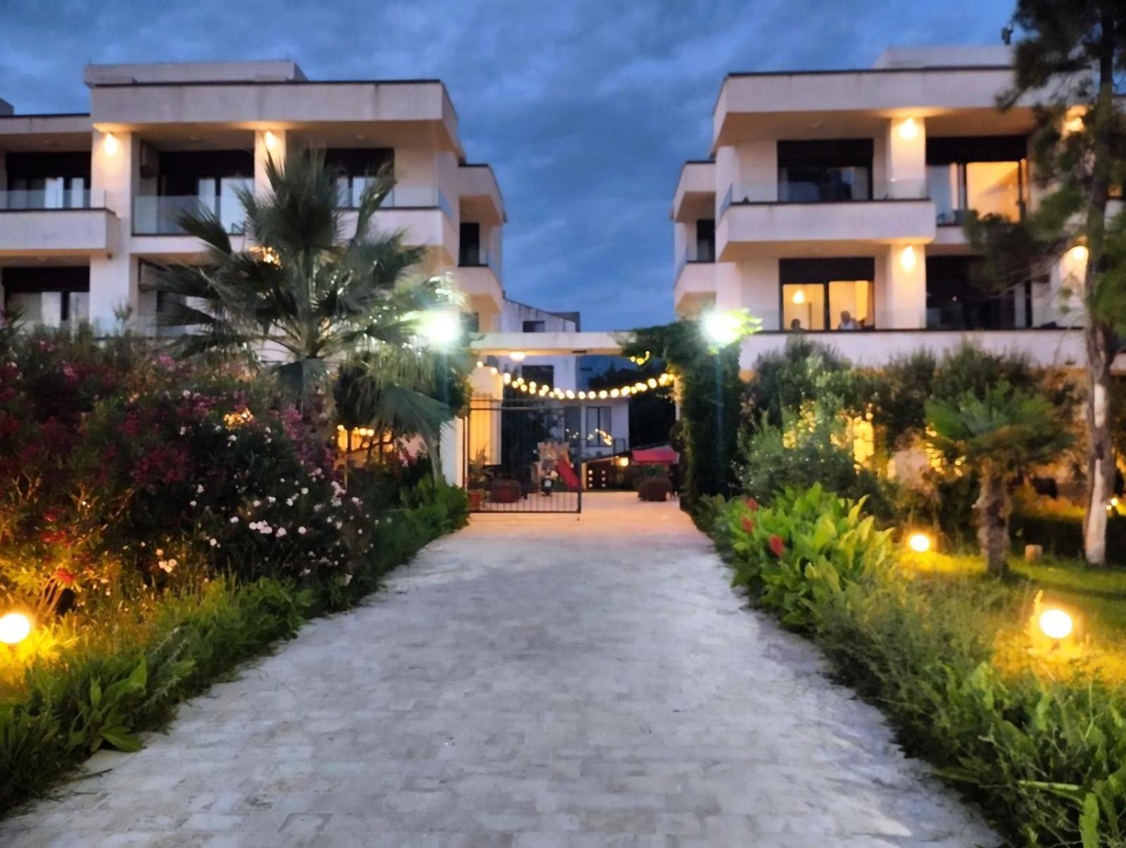 Apartments Kuce Lekovica Beach & snack bar- Bistro