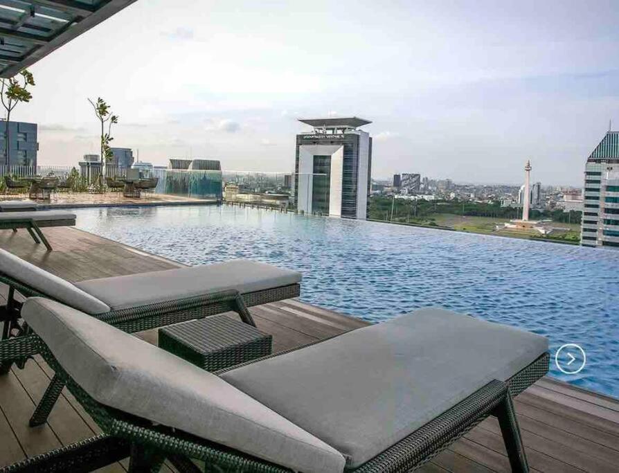 NEW Charming 2BR Apartment in Central Jakarta