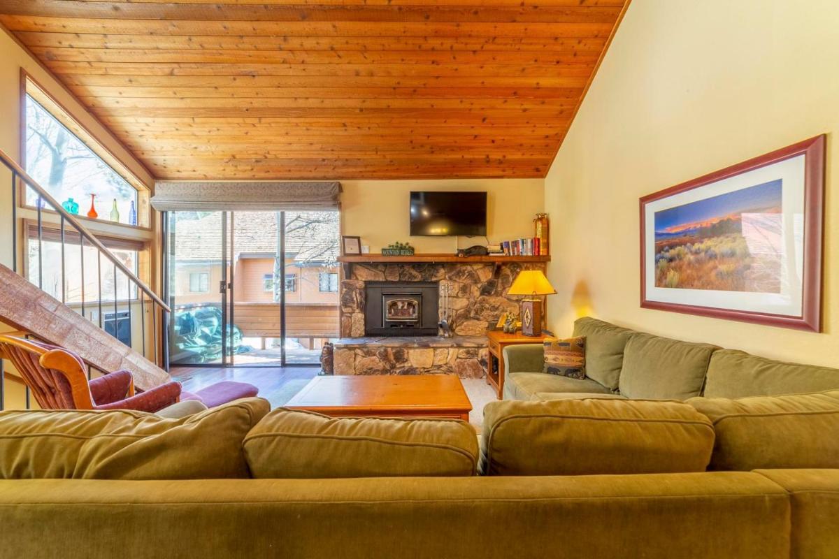 #380 - Mountain Townhome with Jacuzzi, Pool, Tennis Courts view 4