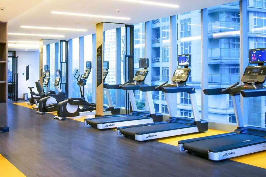 Lux & Spacious 3BR in Central Jakarta view 5