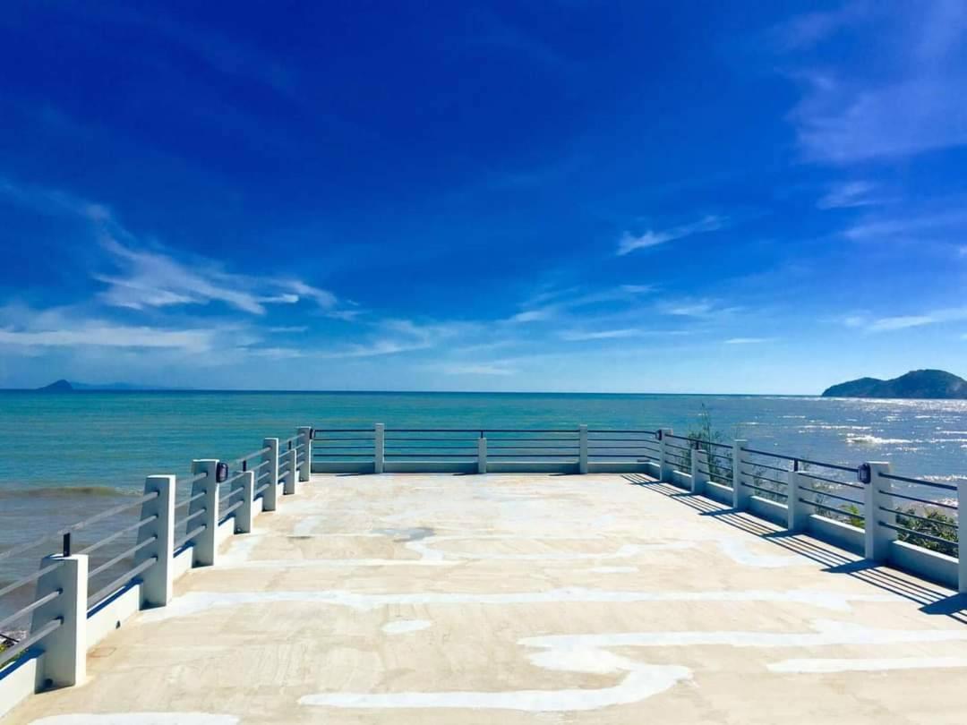 Windy Seaview Resort