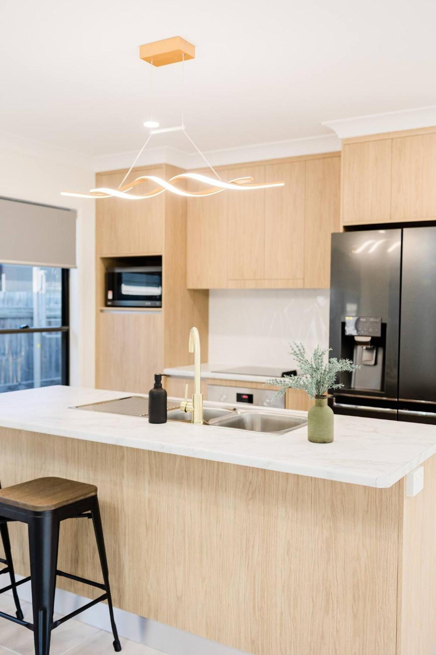 New Home close to Airport hospital Coles & Resto