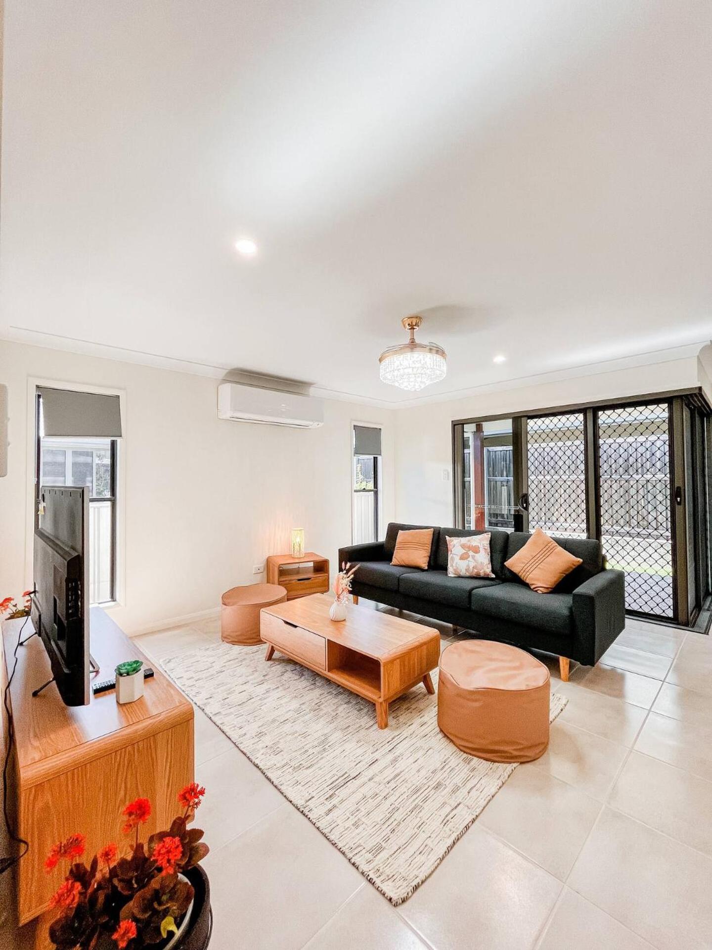 New Home close to Airport hospital Coles & Resto