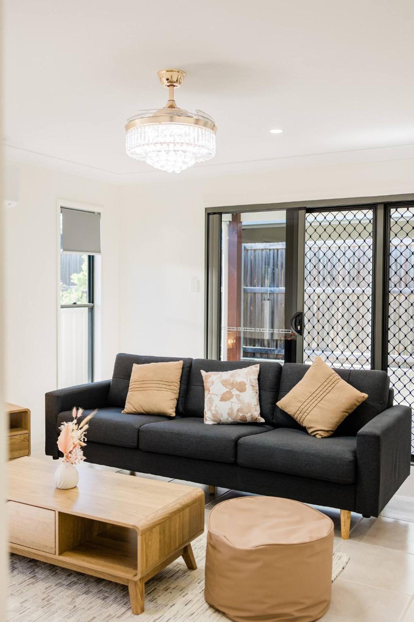 New Home close to Airport hospital Coles & Resto