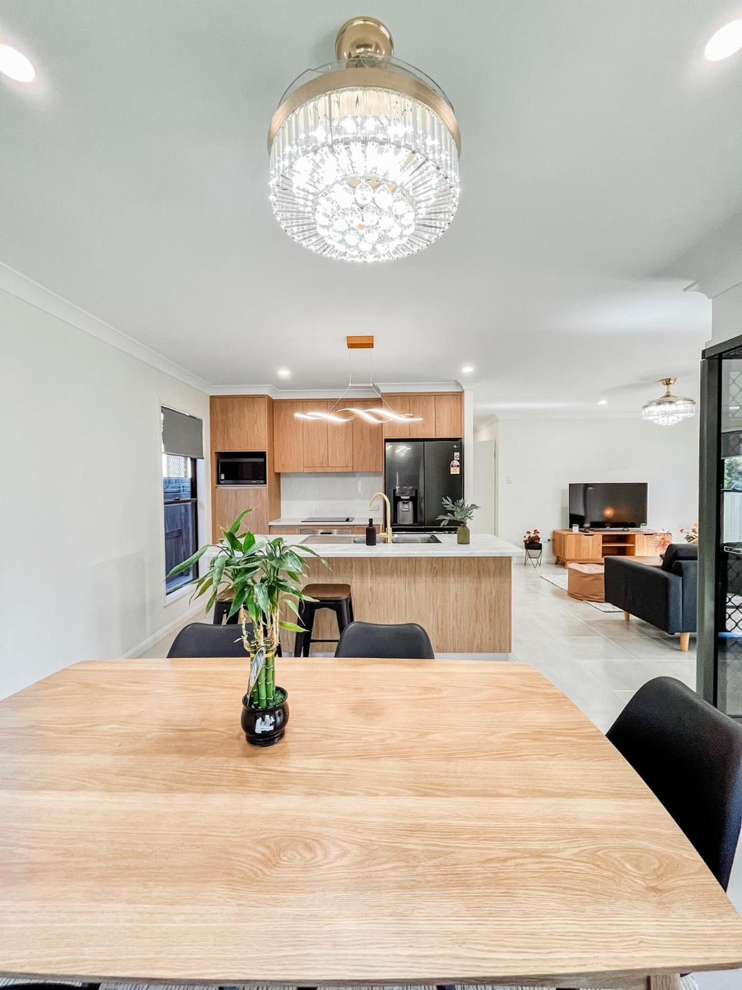 New Home close to Airport hospital Coles & Resto