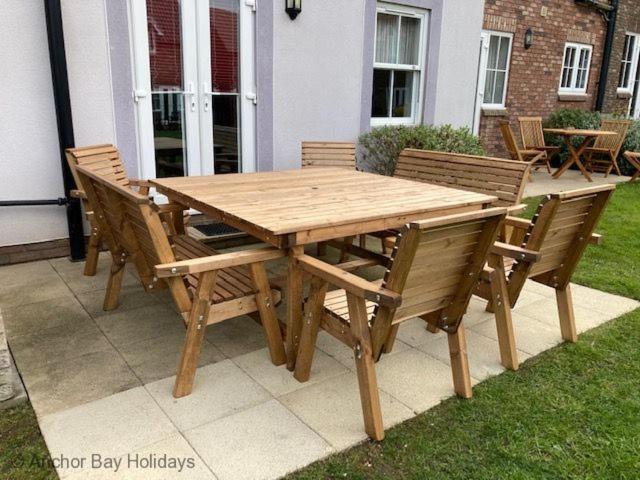 Greenwich Cottage - Part of the The Bay Filey Holiday Village with pool, gym and direct beach access, pub, restaurant, tennis and meadows walks